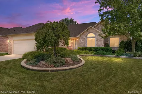 49240 Shenandoah Dr, Macomb, MI 48044