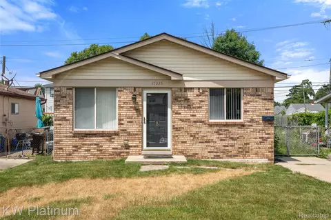 17335 Lowell St, Roseville, MI 48066