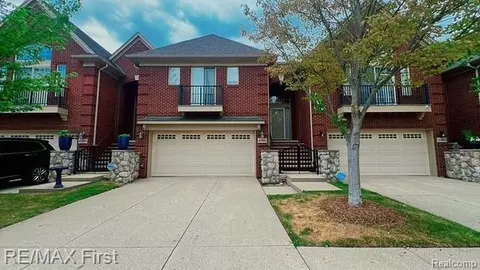 45903 Dutton Dr, Macomb, MI 48044 photo 1