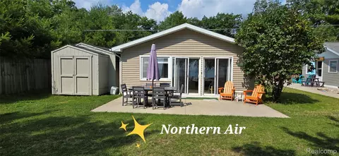 7562 N Us Highway 23 Hwy N, Oscoda, MI 48750