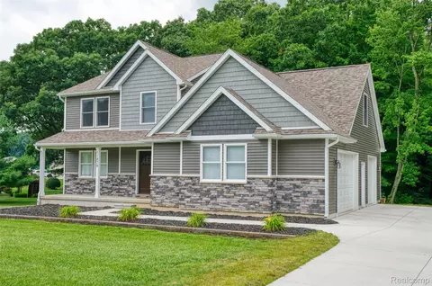 11879 Secluded Ridge Dr, Byron, MI 48418