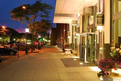 411 S Old Woodward Ave #1007, Birmingham, MI 48009