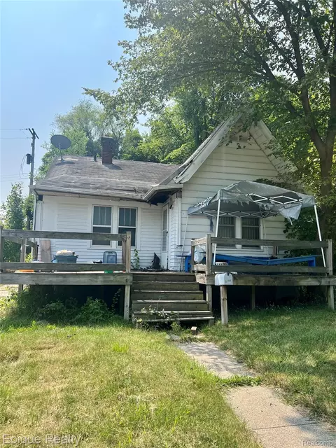 2109 Begole St, Flint, MI 48504