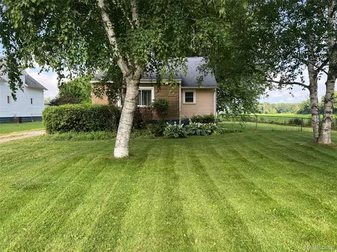 6860 Sheridan Rd, Saginaw, MI 48601