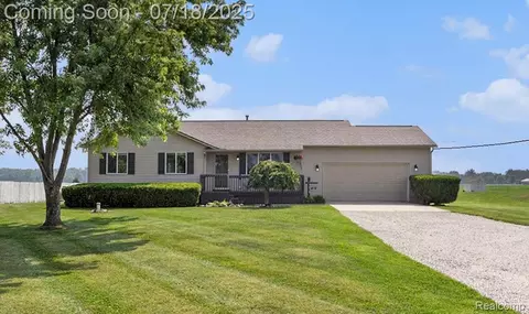 7419 Seymour Rd, Swartz Creek, MI 48473