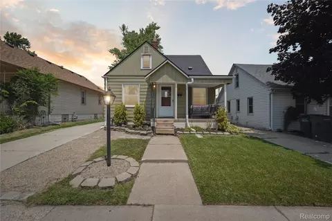 1172 Mill St, Lincoln Park, MI 48146