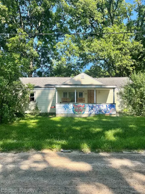 1395 W Yale Ave, Flint, MI 48505