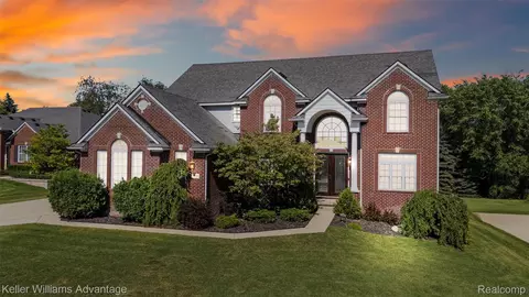 25506 Stanley Ln, South Lyon, MI 48178