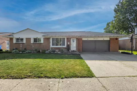29167 Malvina Dr, Warren, MI 48088