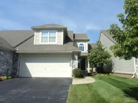 46472 Killarney Cir, Canton, MI 48188