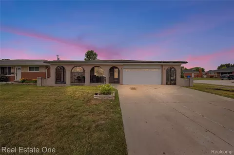 30051 Moulin Ave, Warren, MI 48088