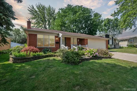1800 Greenbrier Dr, Madison Heights, MI 48071
