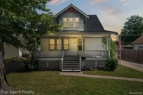 23123 E 13 Mile Rd, Saint Clair Shores, MI 48082