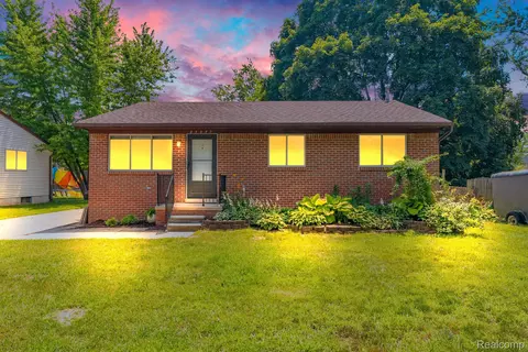 35057 Markey St, Westland, MI 48186
