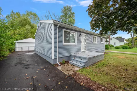 21986 Wellington Ave, Warren, MI 48089