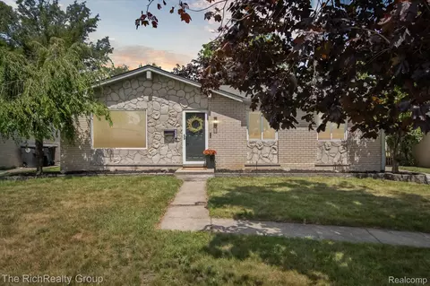 38614 Mason St, Livonia, MI 48154