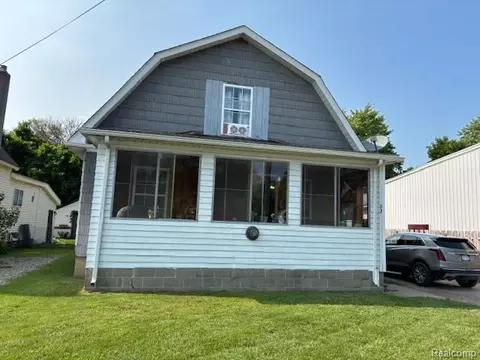 23 Broadway St, Oxford, MI 48371