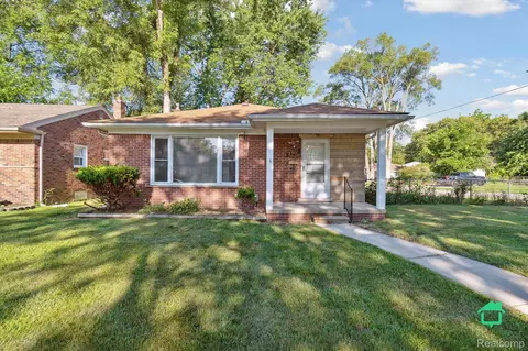 23161 Gardner St, Oak Park, MI 48237