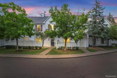 22051 Atlantic Pointe, Farmington Hills, MI 48336