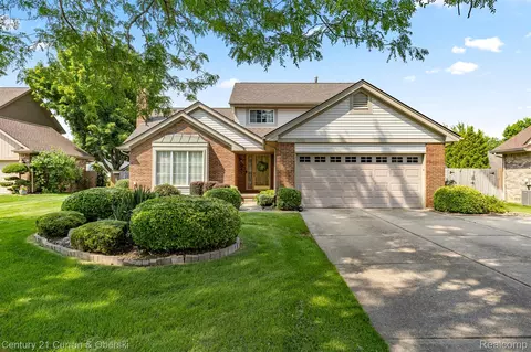 14551 Sundew Ln, Sterling Heights, MI 48312