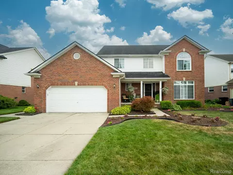 53821 Blakely Ct, New Baltimore, MI 48047
