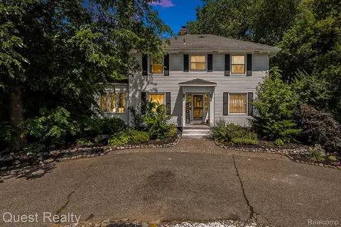 2577 John R Rd, Rochester Hills, MI 48307