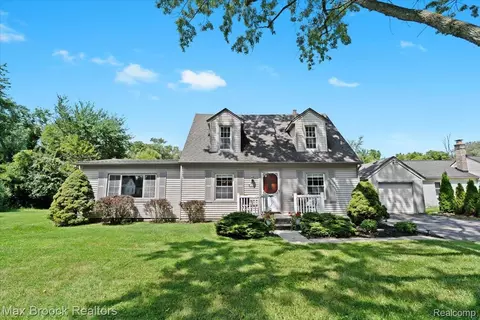 29220 Grove St, Livonia, MI 48154