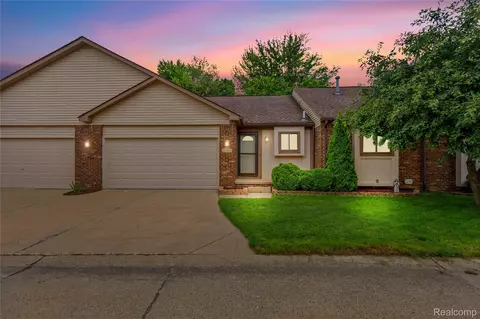 20460 Brandonwood Dr, Clinton Township, MI 48038