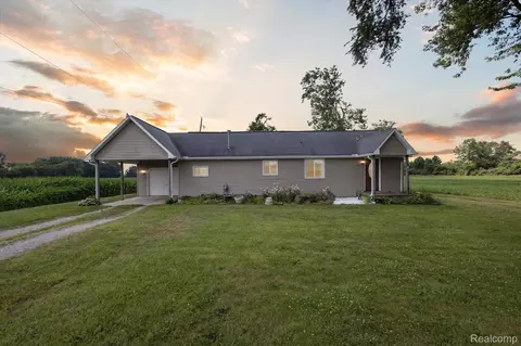 1612 Fischer Dr, Saginaw, MI 48601
