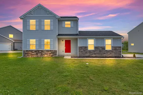 7019 Marigold Ct, Grand Blanc, MI 48439