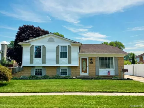 25631 Statler St, Taylor, MI 48180