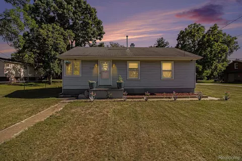 26651 Shiawassee Rd, Southfield, MI 48033