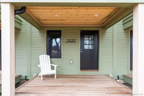 2237 Trillium Ln, Ann Arbor, MI 48104