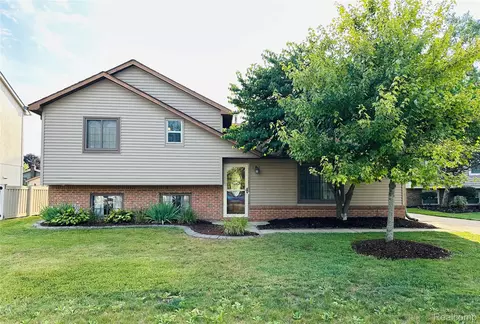 441 N Willard Rd, Canton, MI 48187