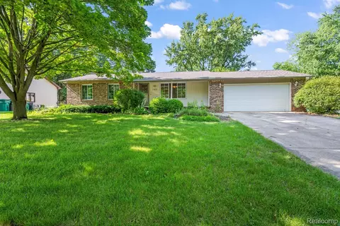 609 N Wickshire Ln, Durand, MI 48429