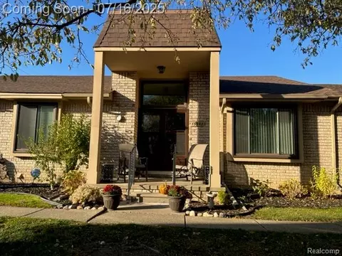 13902 Somerset Ln, Warren, MI 48088