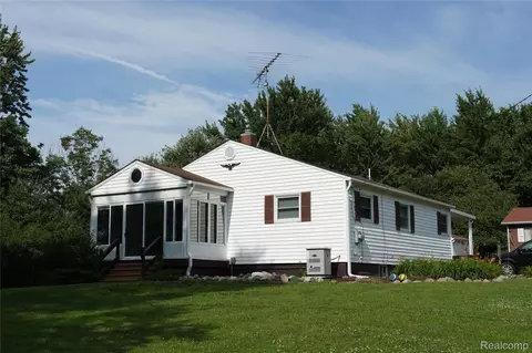 1295 Hadley Rd, Elba, MI 48446