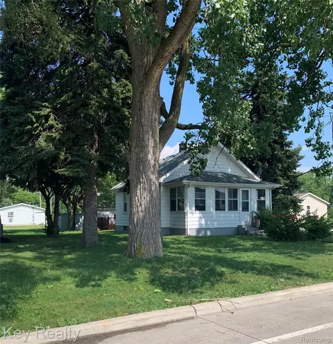 737 Detroit Ave, Monroe, MI 48162