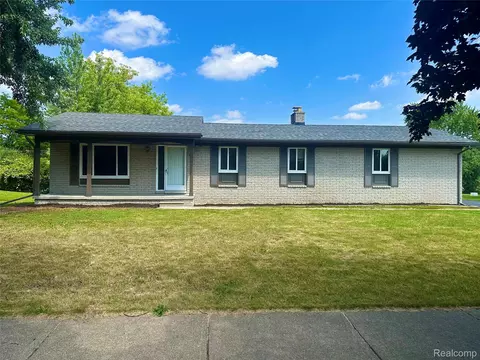 25274 Middlebelt Rd, Farmington, MI 48336