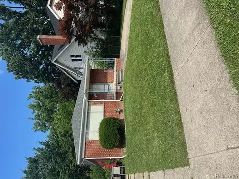 6451 Minock, Detroit, MI 48228