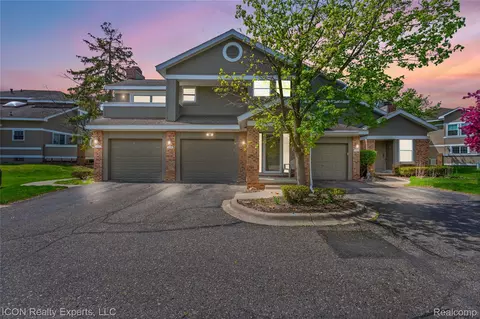 6614 Embers Ct, West Bloomfield, MI 48322