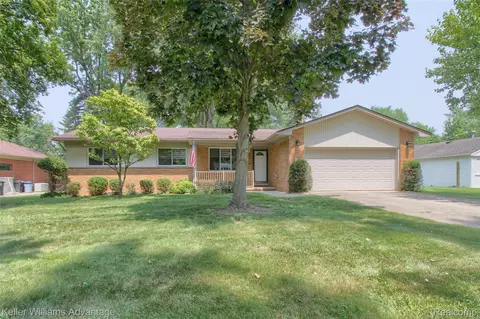 29556 Puritan St, Livonia, MI 48154
