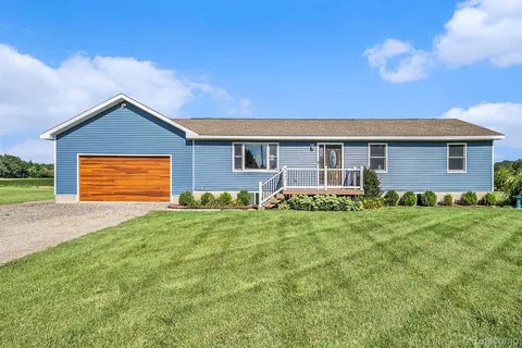 9437 Sheridan Rd, Gaines, MI 48436
