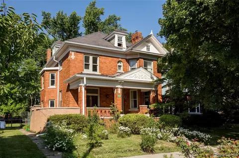 2469 Field St, Detroit, MI 48214