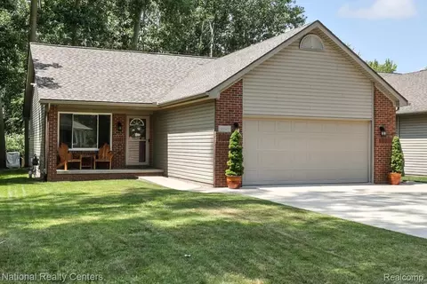 39501 Macomber St, Harrison, MI 48045