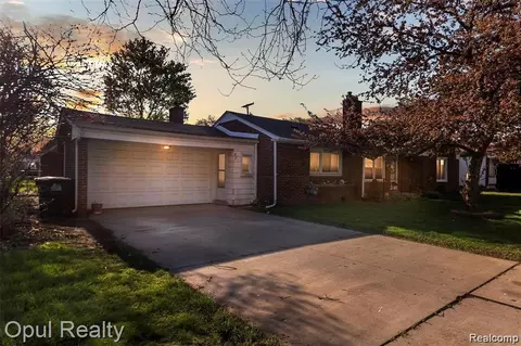 6835 Buck St, Taylor, MI 48180
