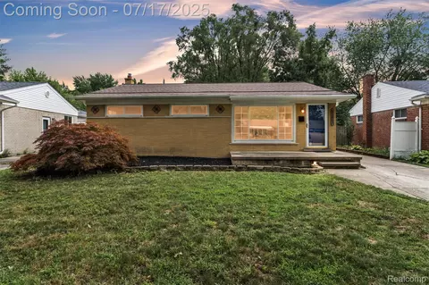 23663 Irving St, Taylor, MI 48180
