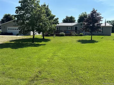 2505 Koylette Rd, Marlette, MI 48453