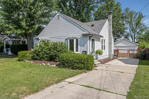 813 Goodale Ave, Clawson, MI 48017