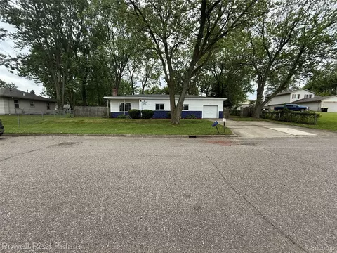 300 Lehigh Ave, Pontiac, MI 48340
